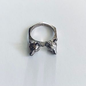 Verameat Double Head Fox ring